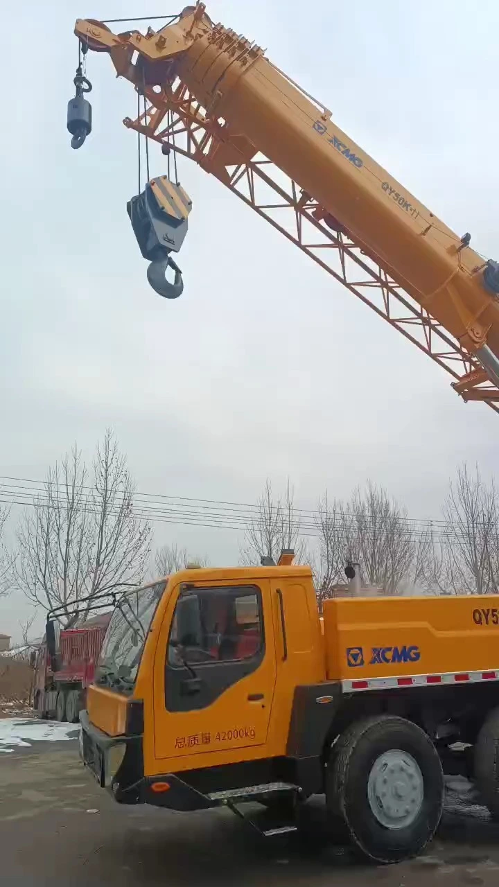 XCMG Truck Crane Qy50k-2 Truck Crane Truck با ظرفیت بالابری 50 تن برای بلند کردن پروژه های مختلف در مقیاس بزرگ 1