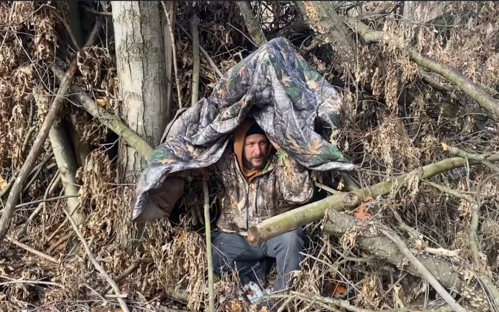 Essential items for forest hunting in early autumn 4