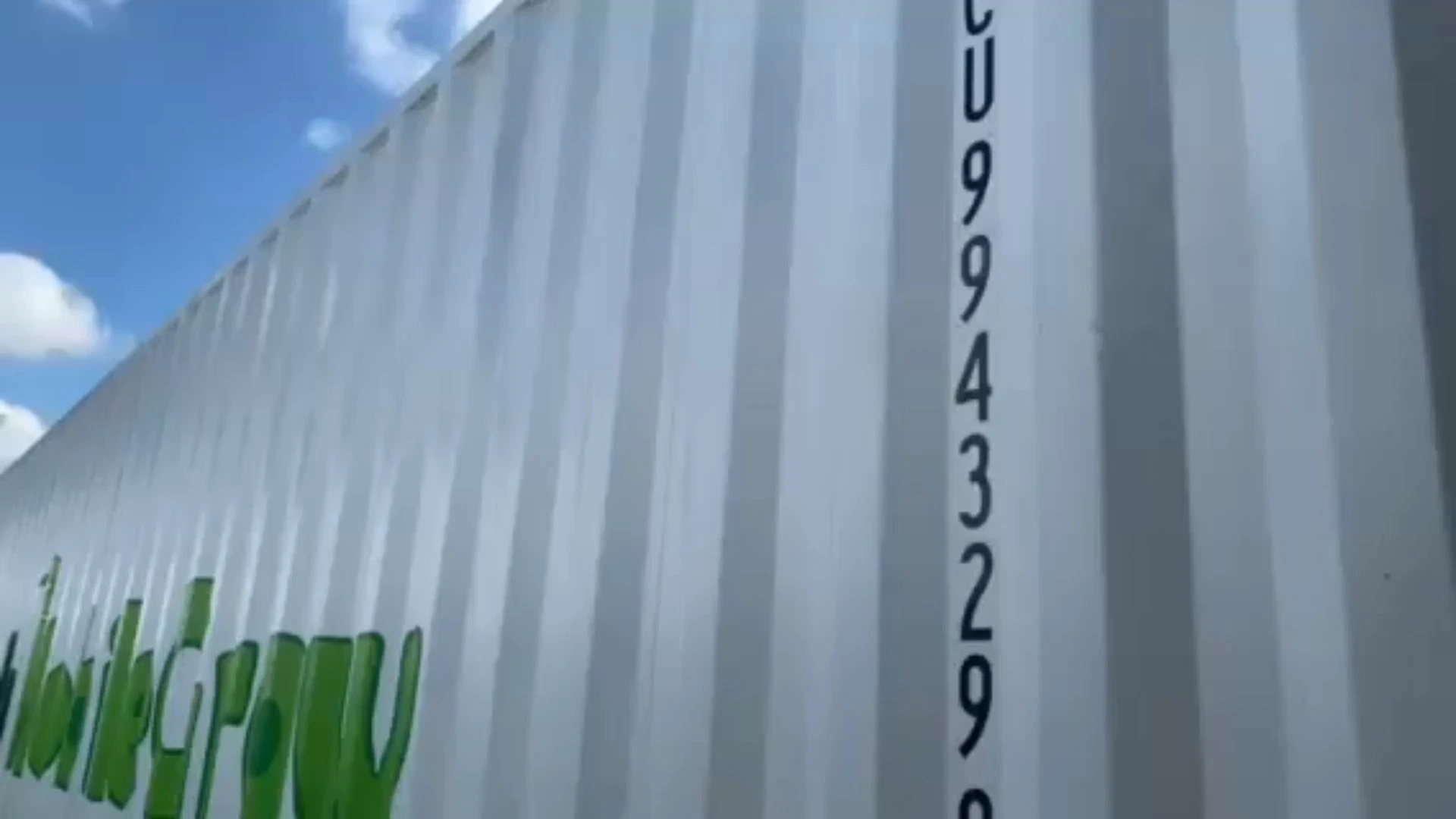 Commercial Urban Indoor Vertical Mobile Agriculture 20 Foot Farm House Grow Vegetable in Container 1
