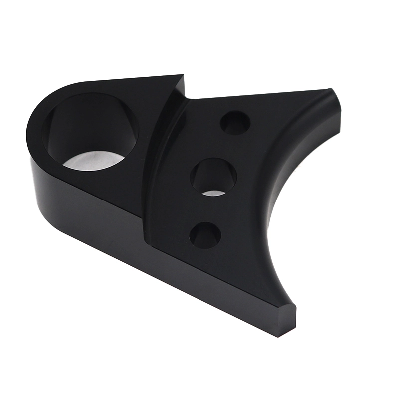 Staffa personalizzata in alluminio 6061 lavorata a CNC con anodizzazione 1