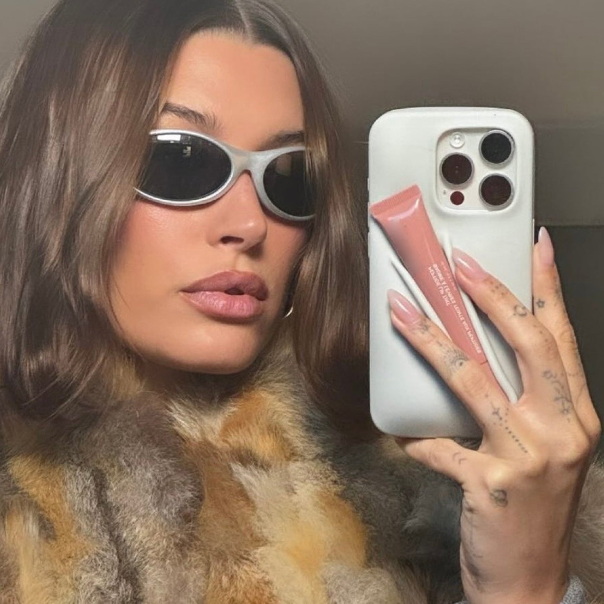 2024 neue Handyhülle Herstellung Silikonhülle Lipgloss Hülle Lippenstift Make-up Halter für iPhone 15 Pro für iPhone 15 Pro Max Lippenaufkleber Handyhülle 7