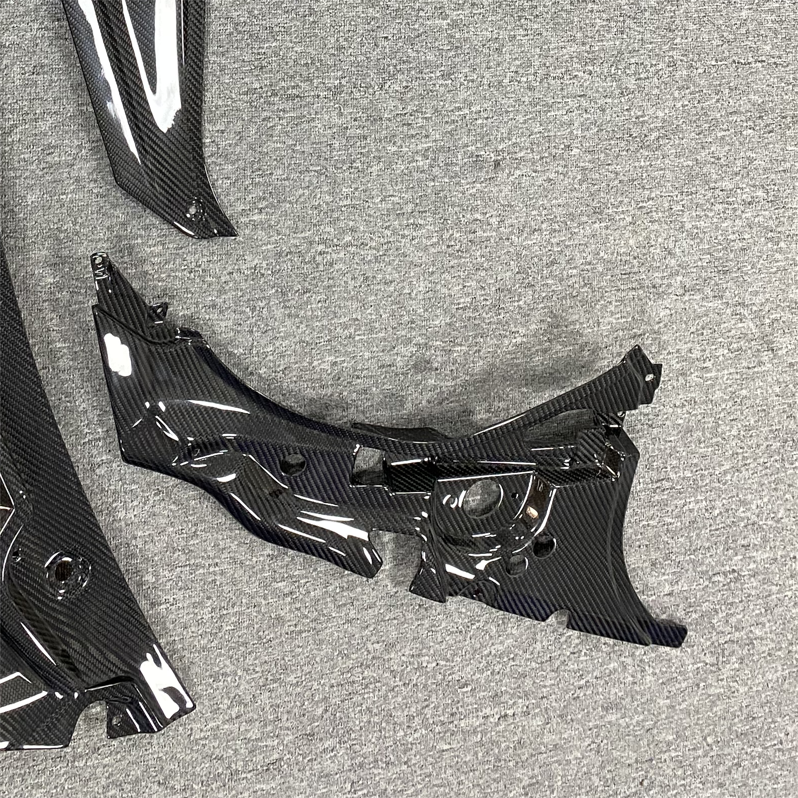 Kit bagagliaio anteriore Lamborghini Aventador 2011, prodotto in fibra di carbonio OYA lucido 3K Twill 5