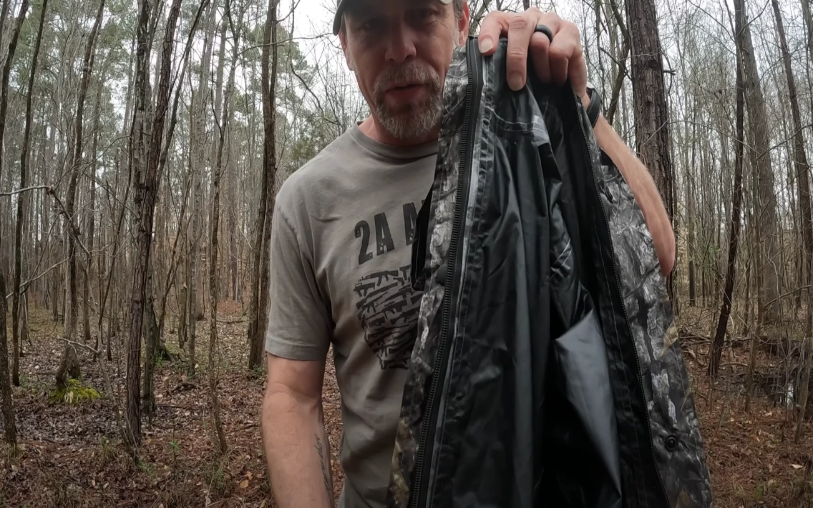 Different application scenarios of rain suit and rain ponchos in Florida's rainy season 3