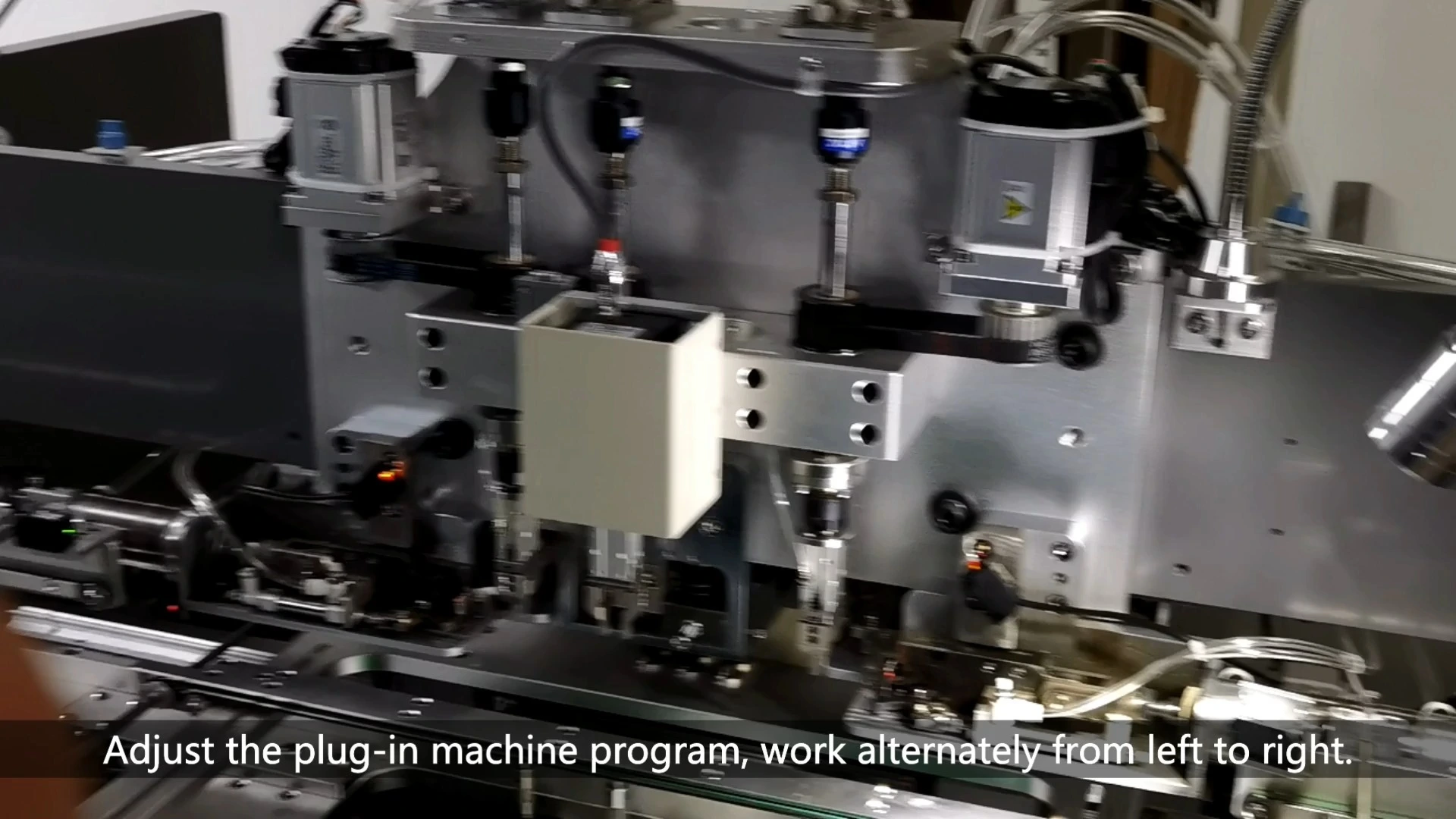 MD8100 Multifunctional PLUG-IN machine ( Terminal Insertion Machine ) 1