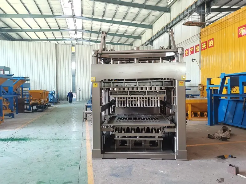 Interlocking Block Making Machine by YIXIN 4