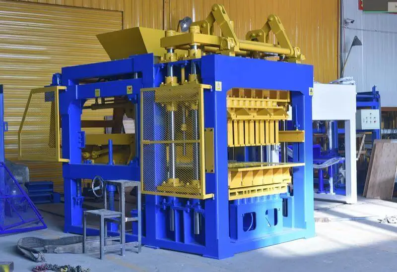 Yixin Machinery ماكينة تصنيع بلوك رصف الطرق ذات الجودة العالية QT15-15 1