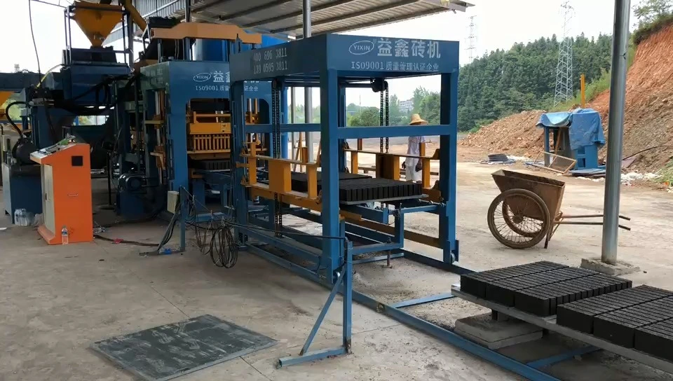 Yixin Machinery Machine de fabrication de blocs de béton automatique multifonctionnelle à bas prix QT8-15 1