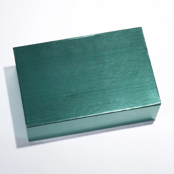 Glänzende Smaragd-Hautpflegeboxen 1
