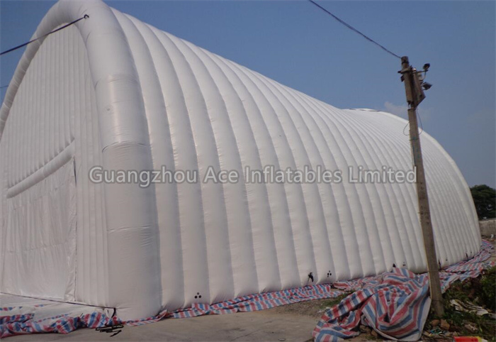Tente de hangar d'entrepôt gonflable géante et étanche à l'air - personnalisable pour l'événement 2