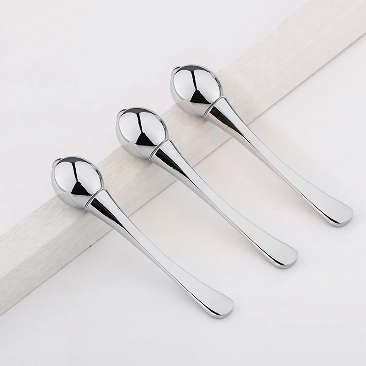 Get Flawless Skin With The Power Of A Skincare Spatula 1