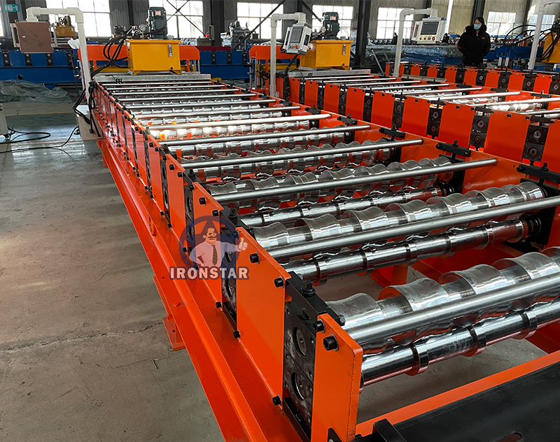 IRONSTAR U panel roll forming machine in America 8
