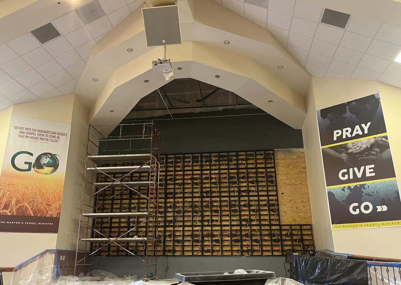 Pantalla LED de interiores Paneles publicitarios para el servicio de servicio para la iglesia/exposición 4