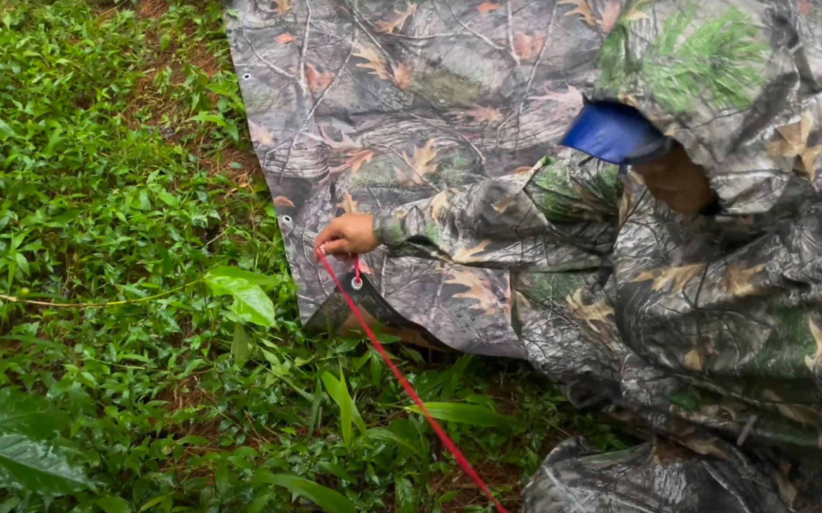 The Outstanding Performance of the LOOGU Waterproof Tarp in Rainy Day Camping 5