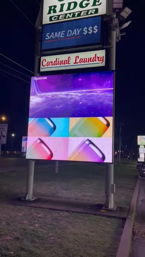 Paneles de visualización de vallas publicitarias LED para exteriores, tableros de anuncios digitales a la venta 1