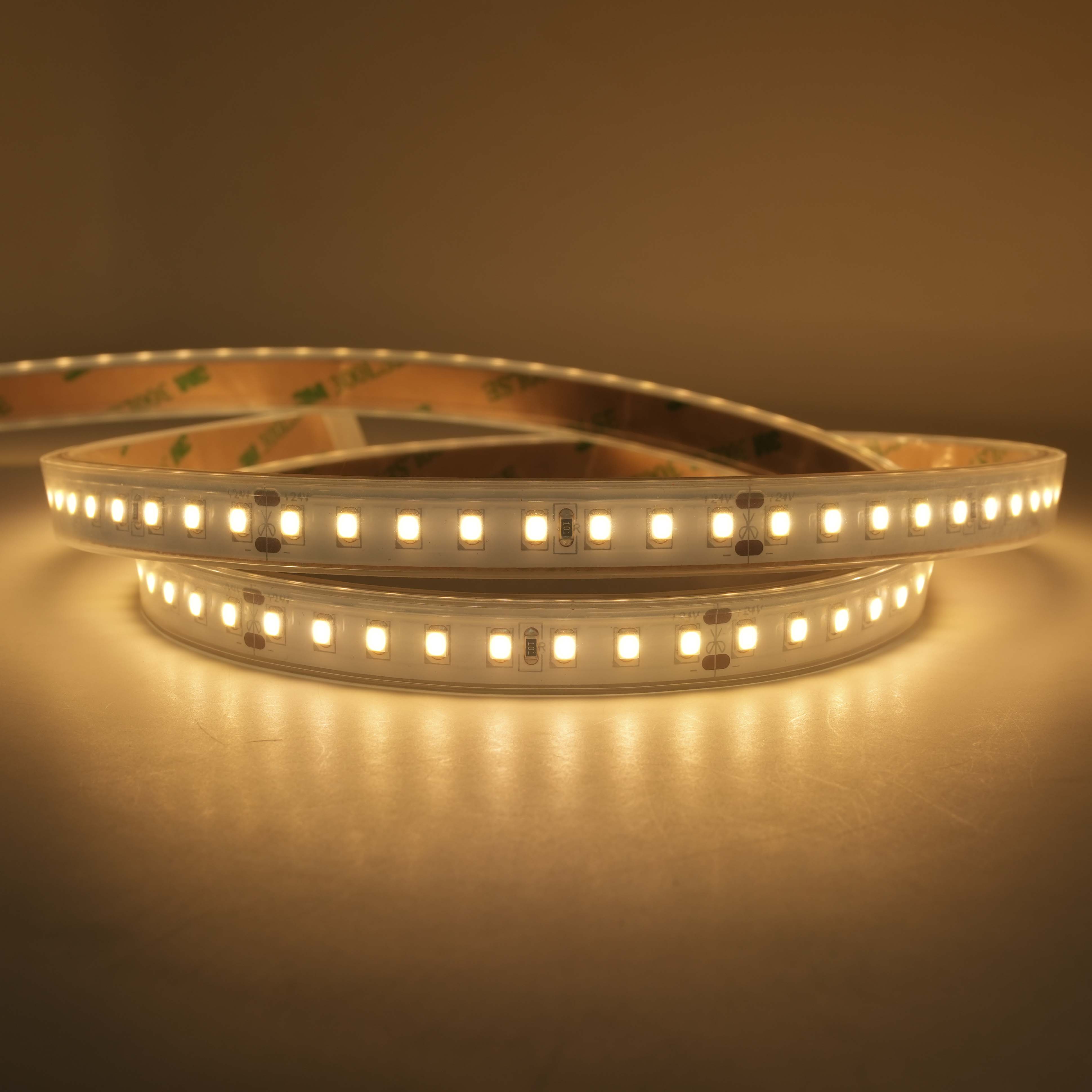 Rendement élevé de la bande 200Lm/W du lumen LED 24V IP67 2835 96LEDs élevé 4