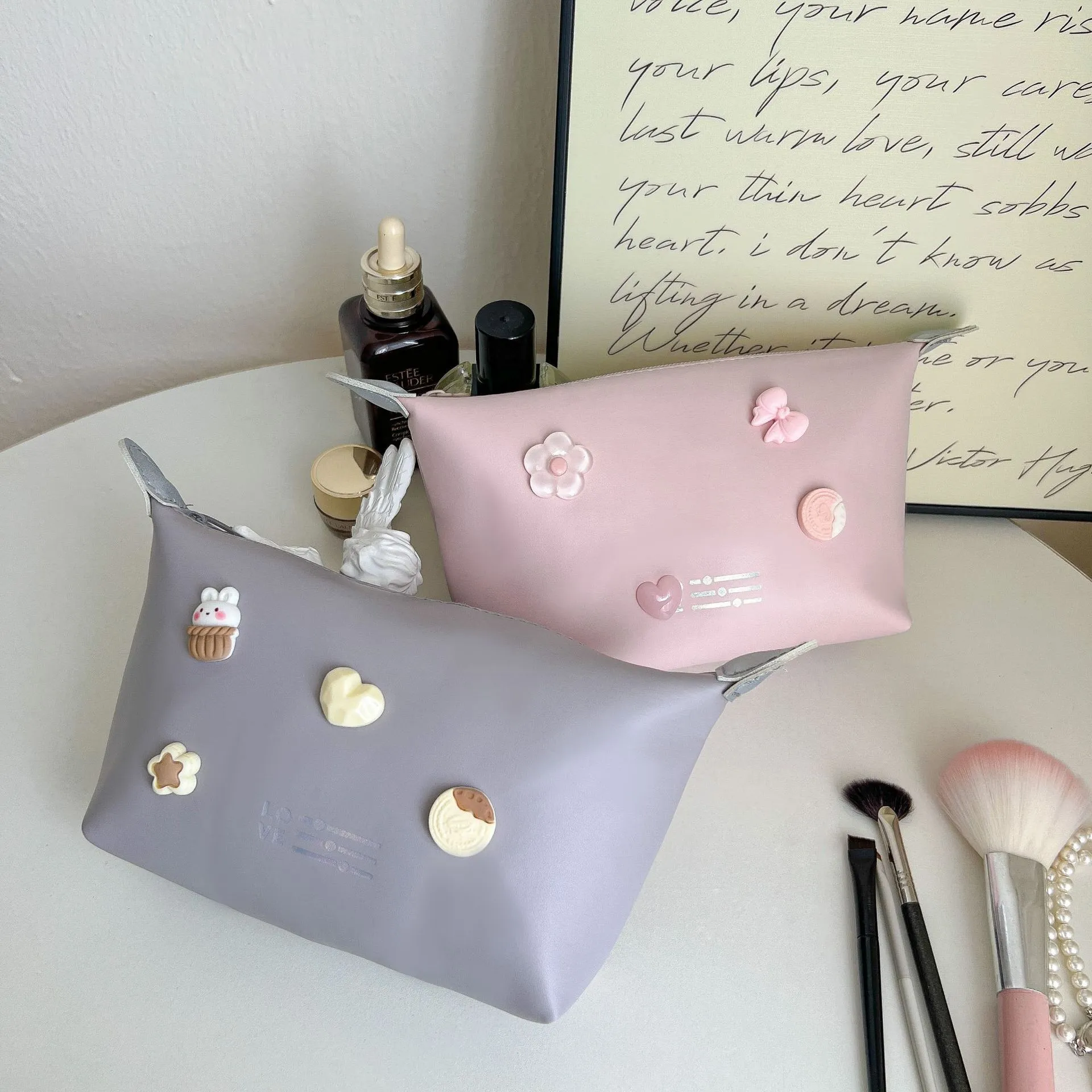 Korean New female makeup brush beauty bag Fashion toiletries storage bag lady travel PU cosmetics bag 1