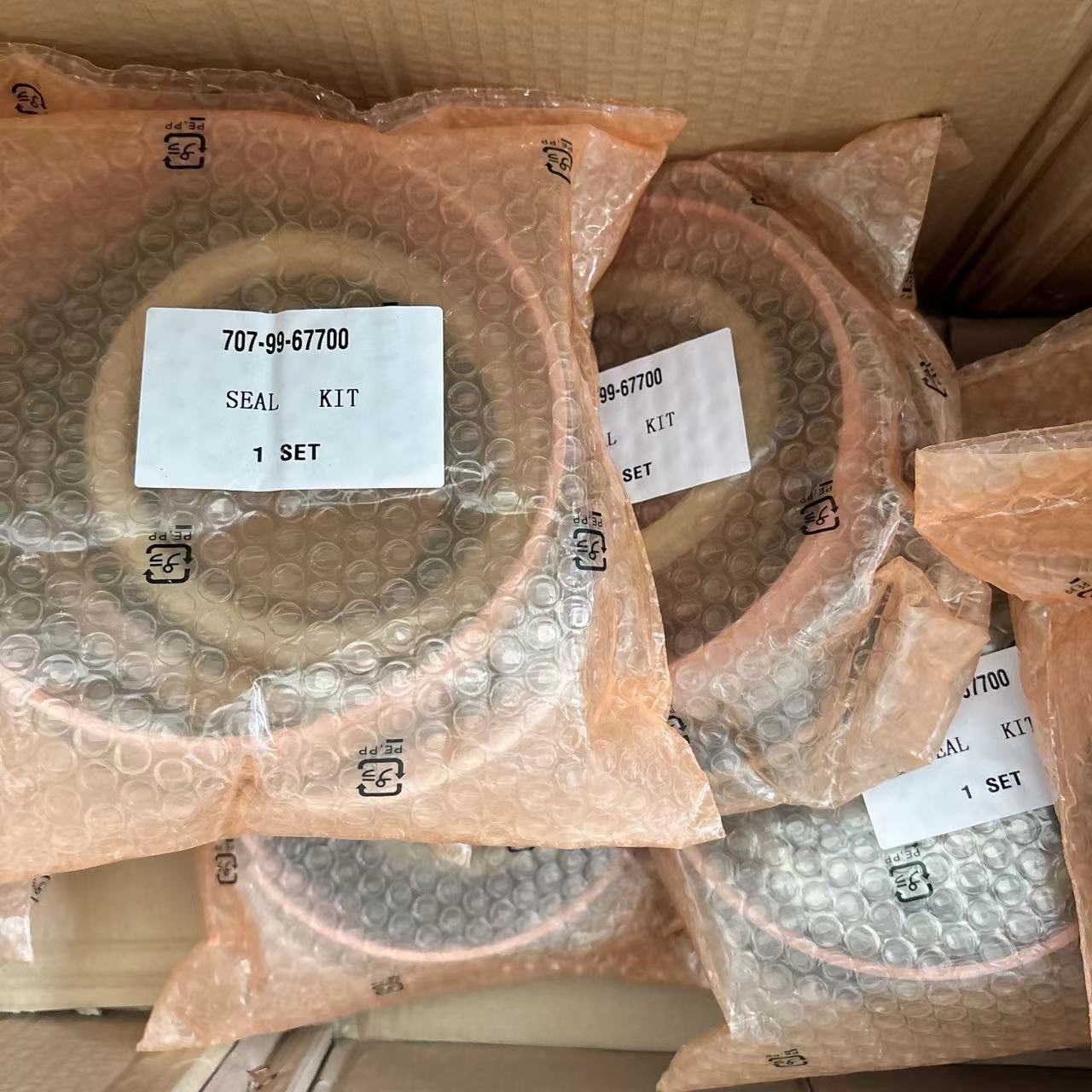 KOMATSU BOOT 569-52-41940 569-40-81550 569-52-81150 569-40-11370 569-40-81530 569-40-81240 569-52-41950-1722332367592215 3