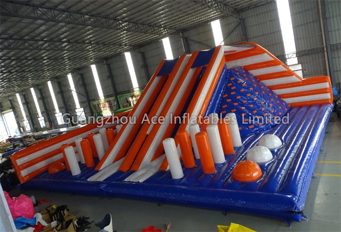 Muro de escalada con tobogán inflable a la venta - Diseño personalizable 1