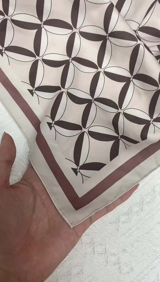 Nouvelle impression 120*120 cm foulards en Satin mat Bawal haute qualité musulman Hijab doux carré imprimé Satin Hijab 1