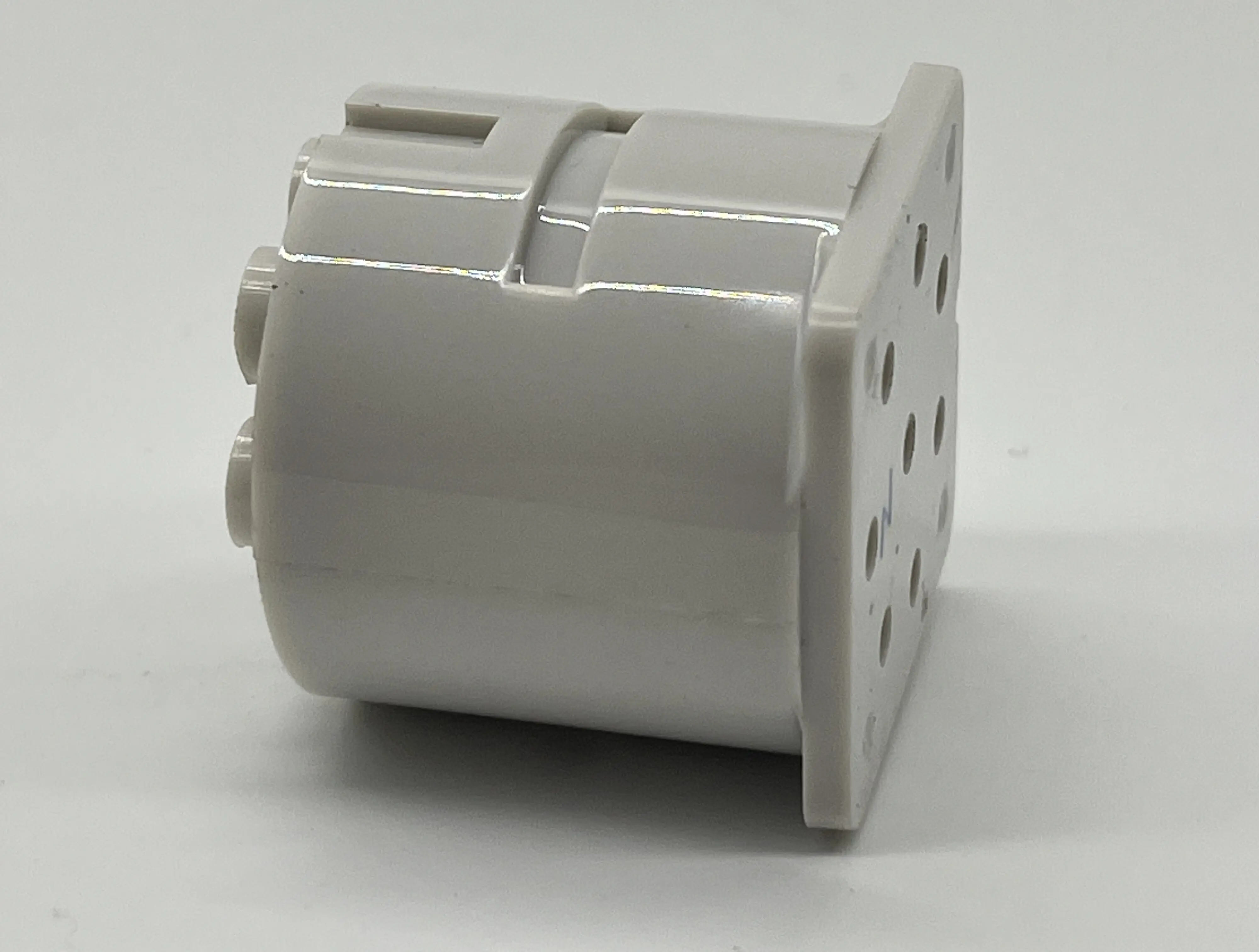 Medical Injection Parts - - Pioneer Plastech 2