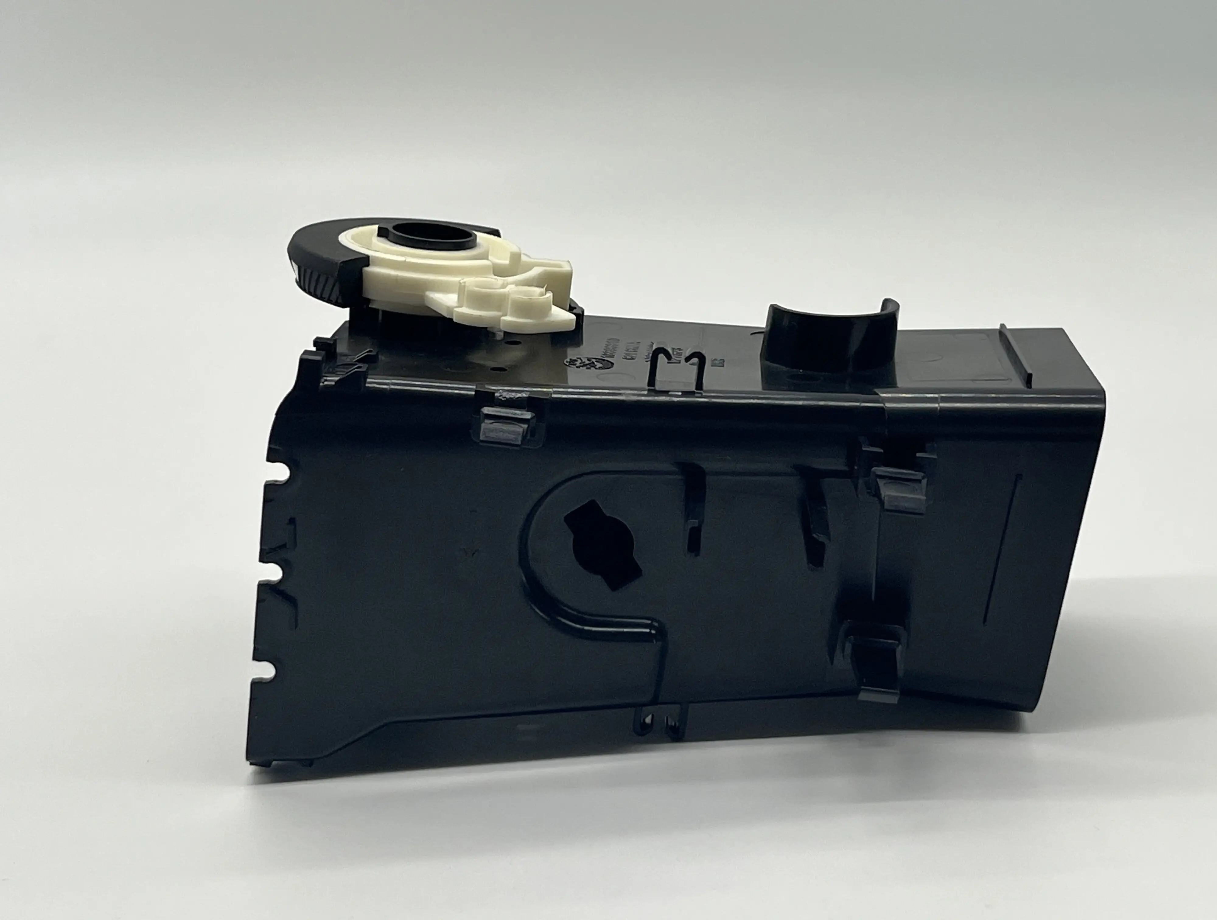 Automotive Plastic Mold - - Pioneer Plastech-1 2
