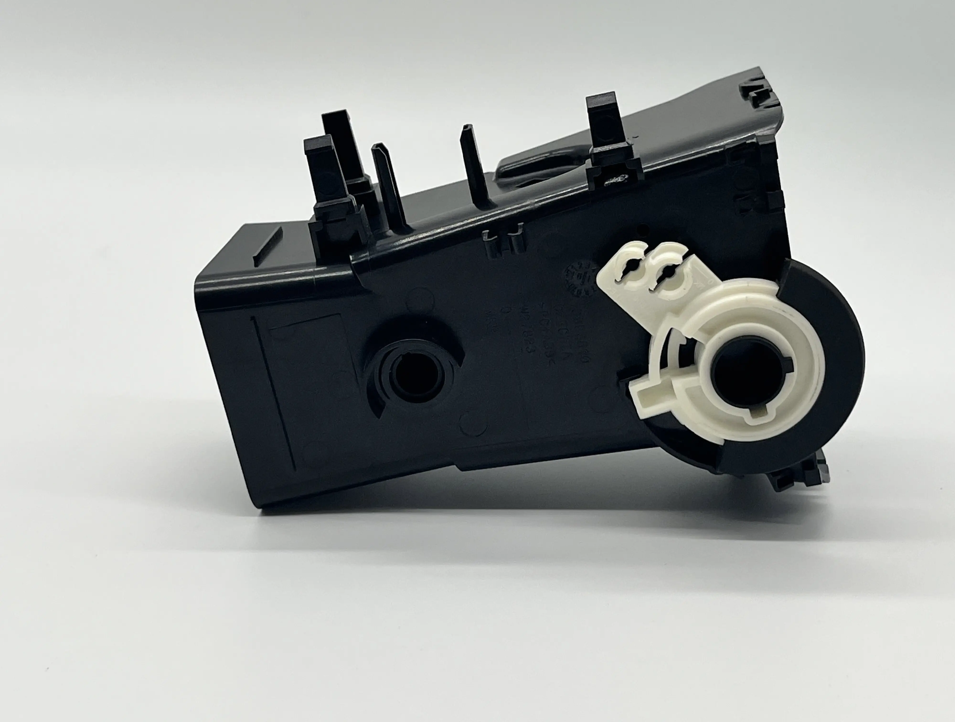 Automotive Plastic Mold - - Pioneer Plastech-1 1