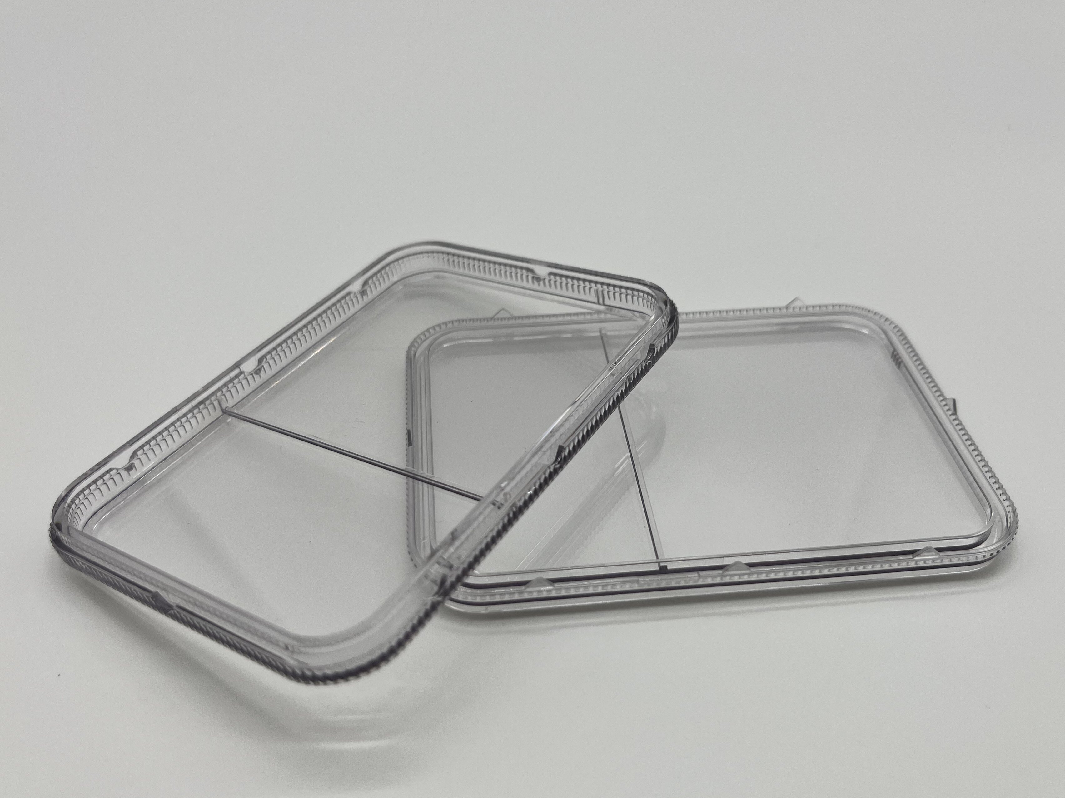 Composants plastiques électriques et électroniques innovants avec expertise en outillage d’injection 2