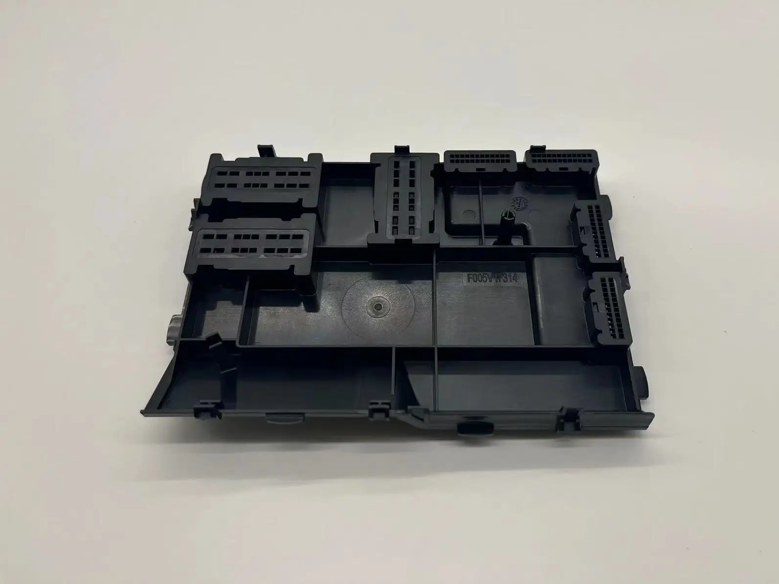 Plastic Injection Car Parts - - Pioneer Plastech-1 4