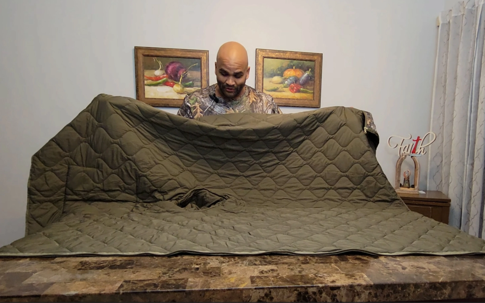 Experience LOOGU's latest upgraded poncho style hunting blanket 4