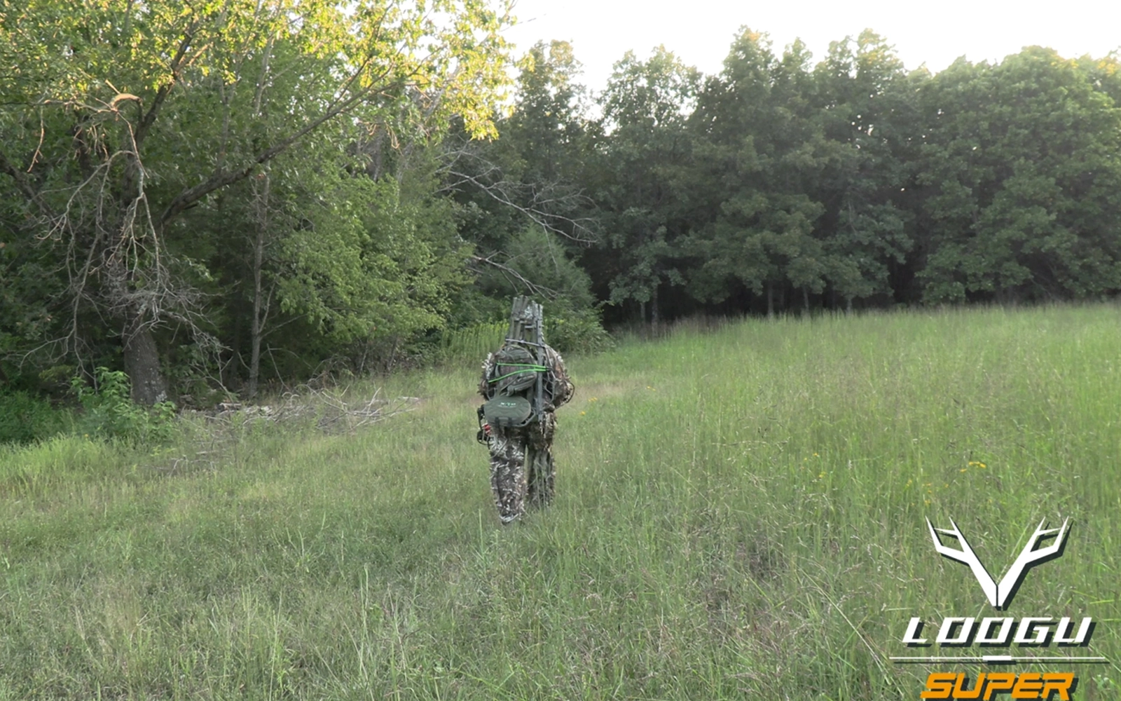 Wearing camo accessories for early autumn deer hunting in Maine 4