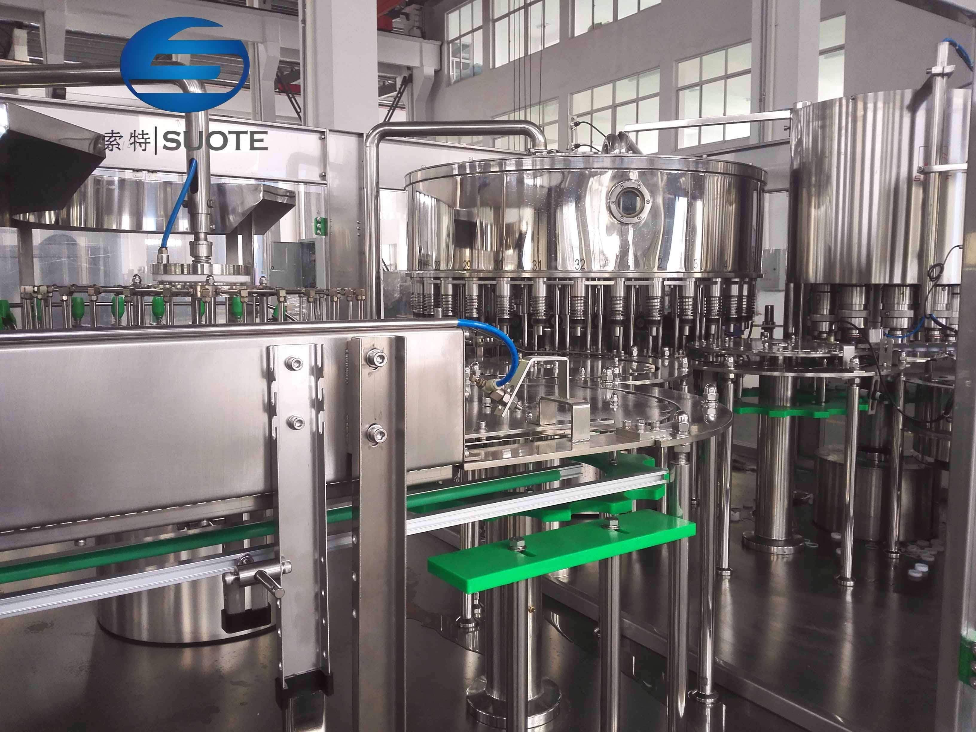 Petite chaîne de production d'eau en bouteille de rendement élevé de machine de remplissage d'eau pure 4