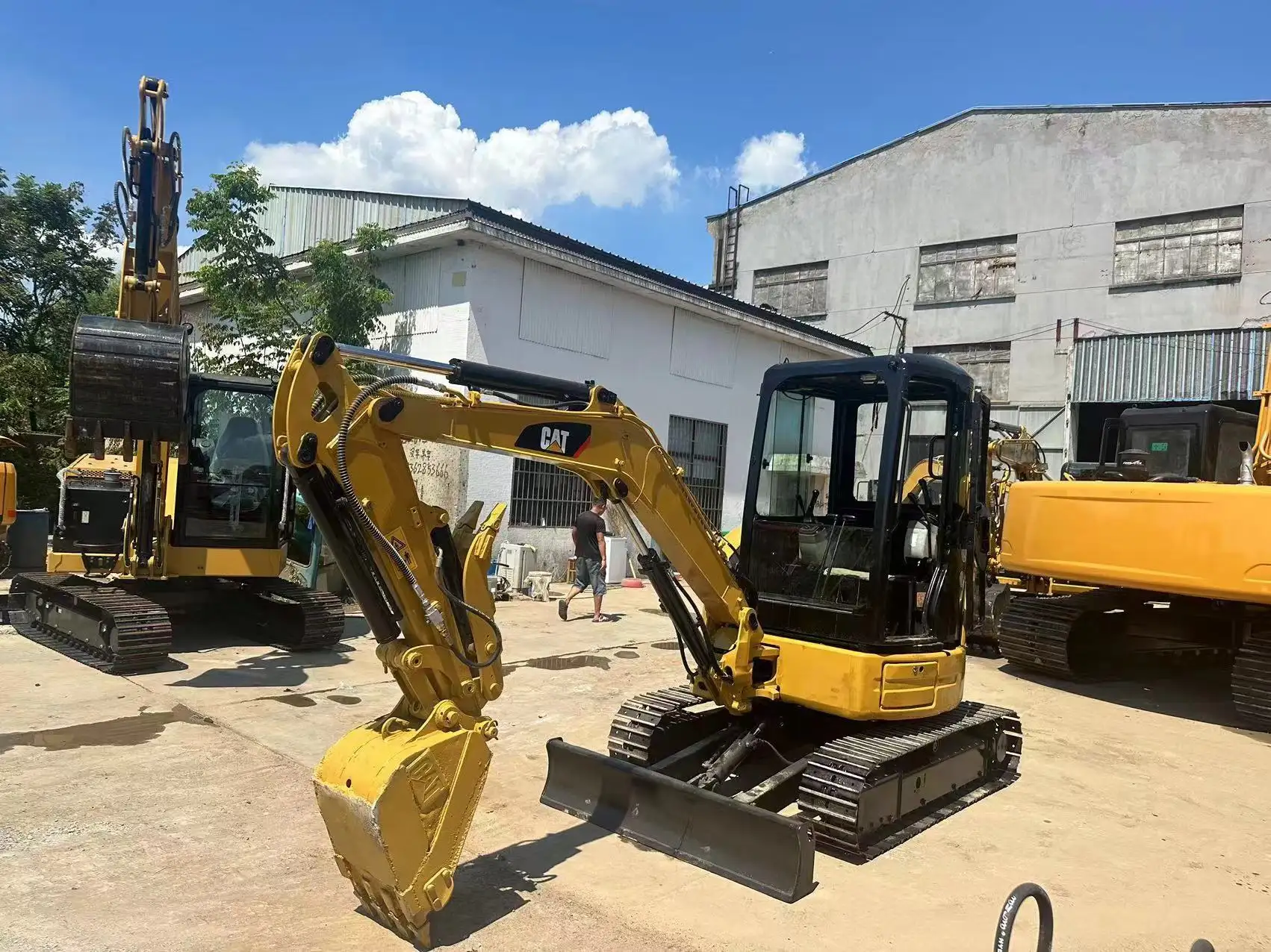Attrezzatura da costruzione pesante usata 810 - per piscine - Chidi Trade 3
