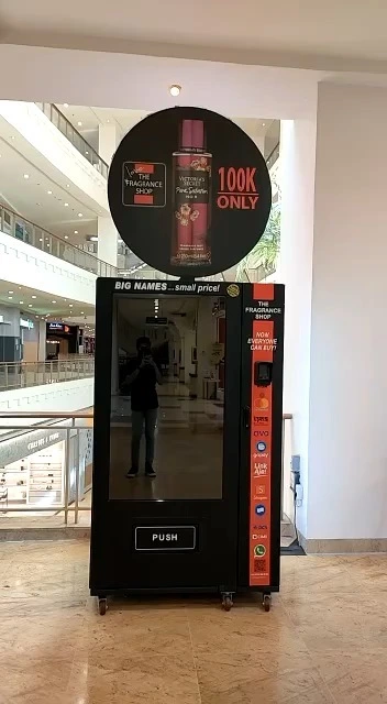 Big Touchscreen Snacks And Drinks Vending Machine Have 55 Inch Touchscreen 1
