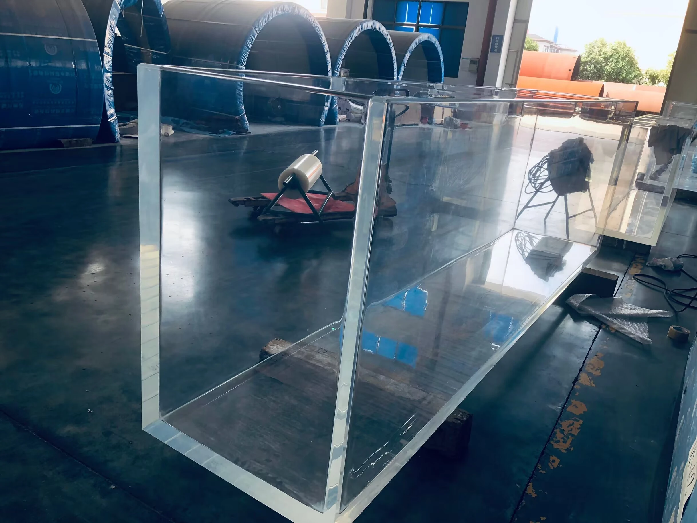 Custom Acrylic Jellyfish Tank Aquarium Plastic Sustainable Aquarium-1744788416606609 1