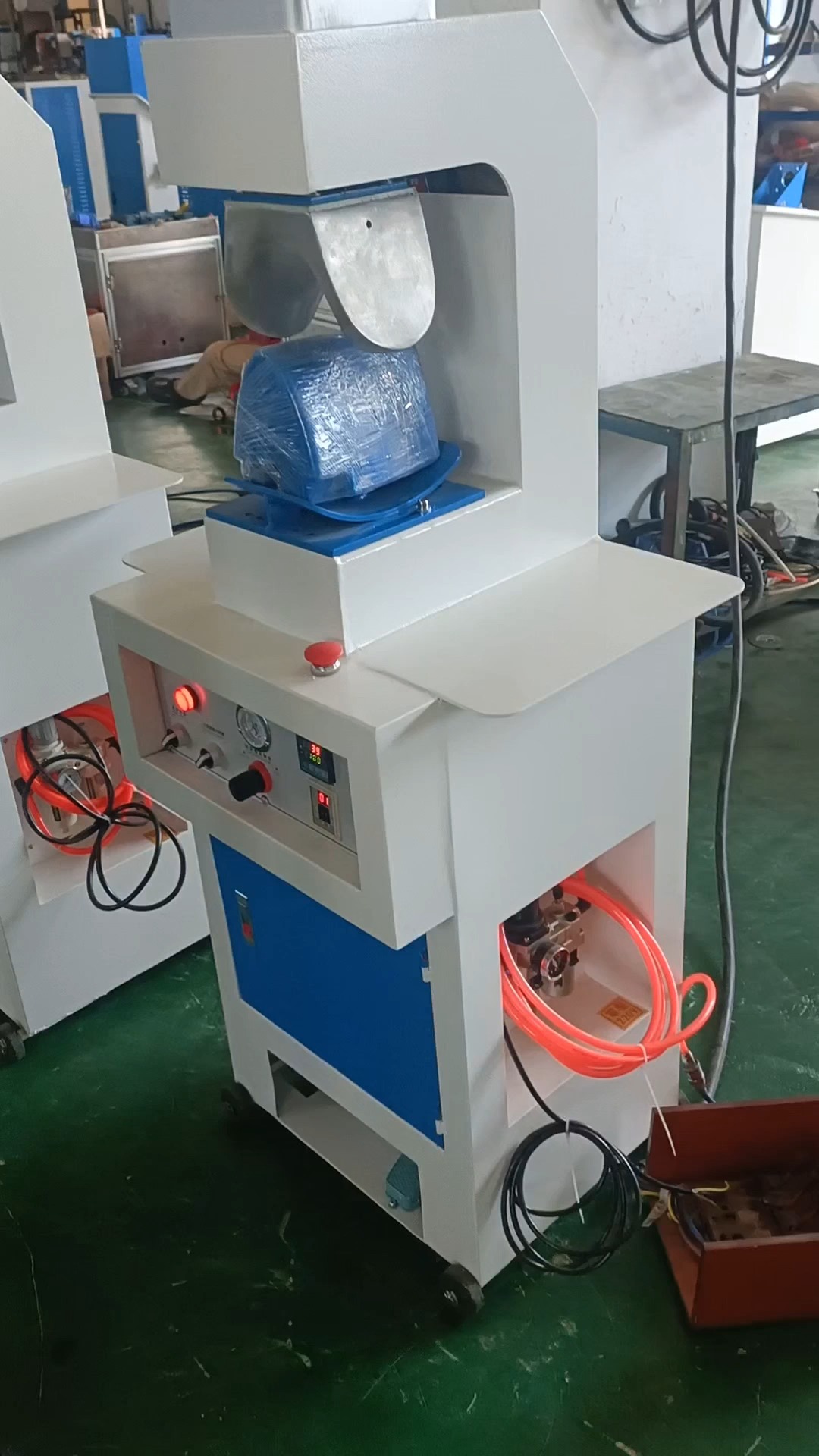 MT-621A عالية الجودة الهوائية التلقائية الأحذية العلوي الرقعة اصبع القدم تشكيل آلة/آلة تشكيل الحذاء العلوي 1