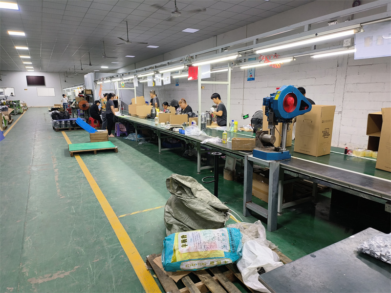 This is a kitchen food waste disposer with a mid-to-high-end positioning. 2