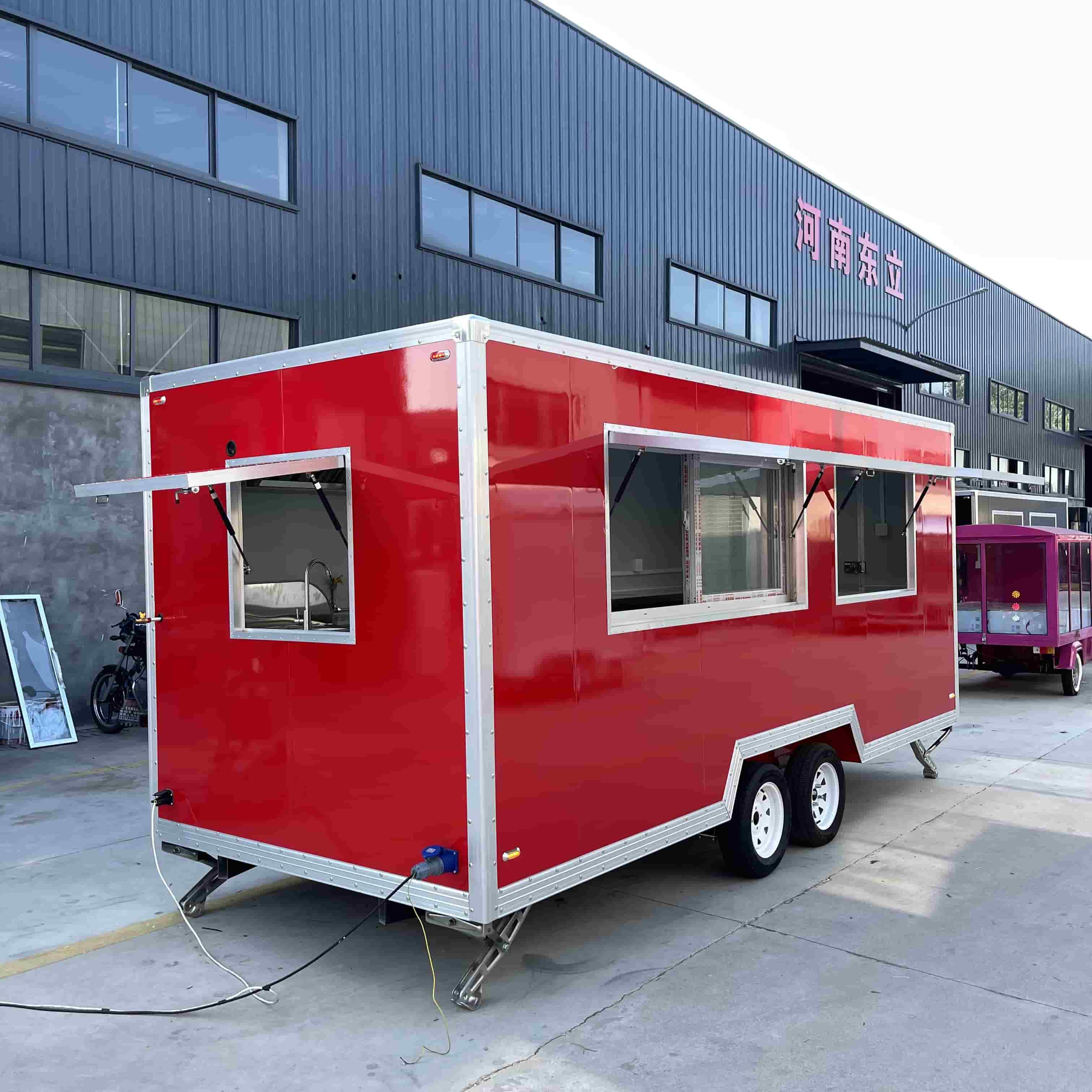 Remorque de nourriture de cuisine mobile avec ustensile pour les entreprises de concession 3