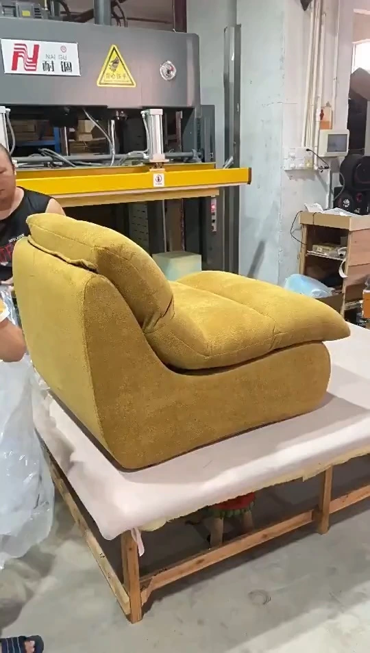 Set sofa kompresi furnitur kompresi vakum kemasan tersegel menyesuaikan kain sofa tunggal kursi santai sofa terkompresi 1