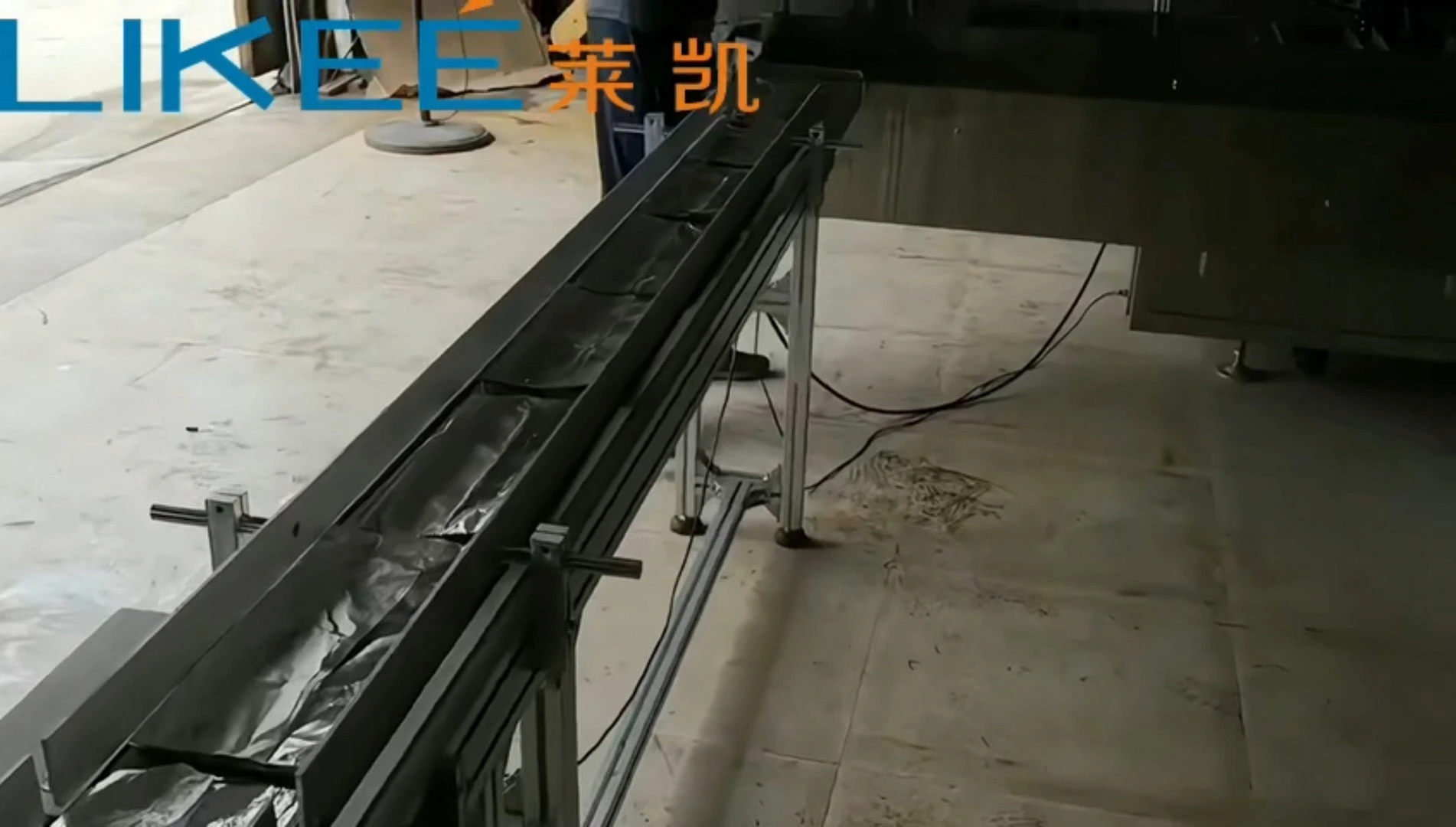 High Speed 10 - 50 Boxes/Min Fully Automatic Aluminum Foil Box Packaging Machine Erector Belt Conveyor 380V 50HZ 1