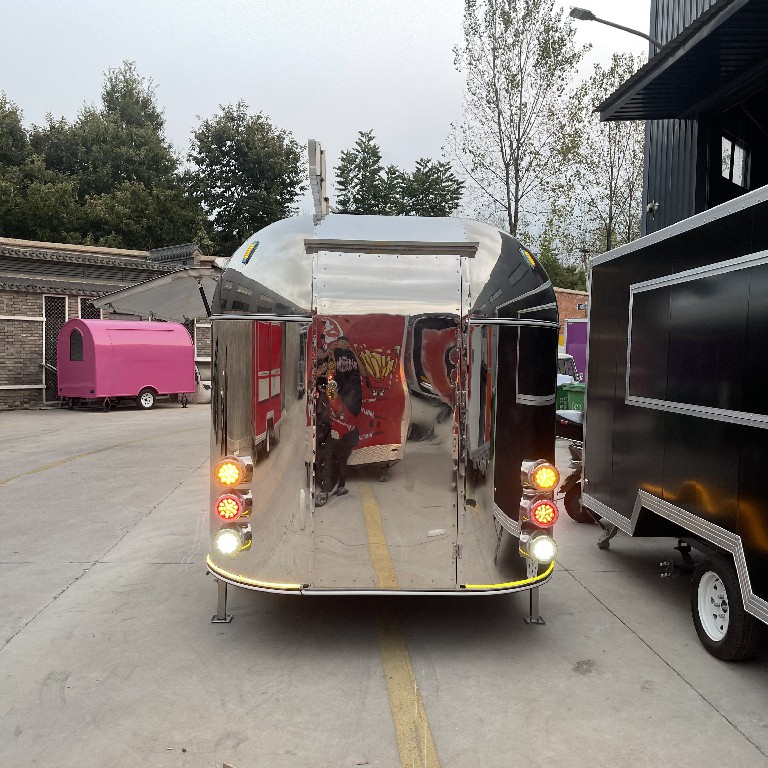 Concession de remorque de camion de nourriture pour hot-dogs Airstream abordable 5