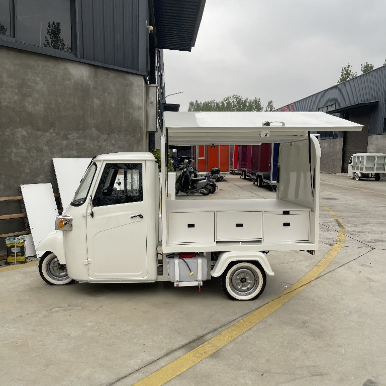 Camions de nourriture à tricycle mobile pour le café à hot-dog 6