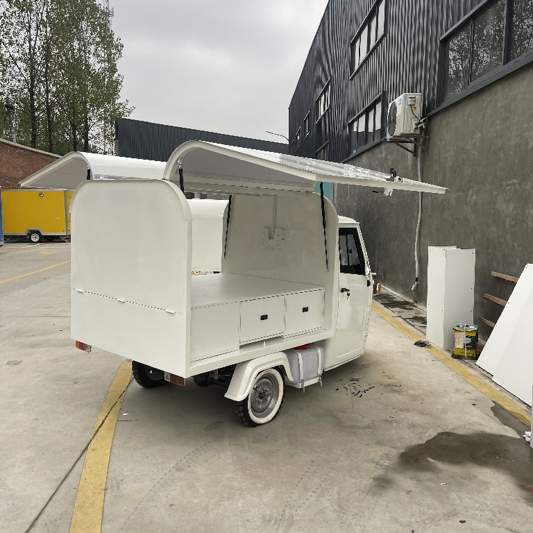 Camions de nourriture à tricycle mobile pour le café à hot-dog 5