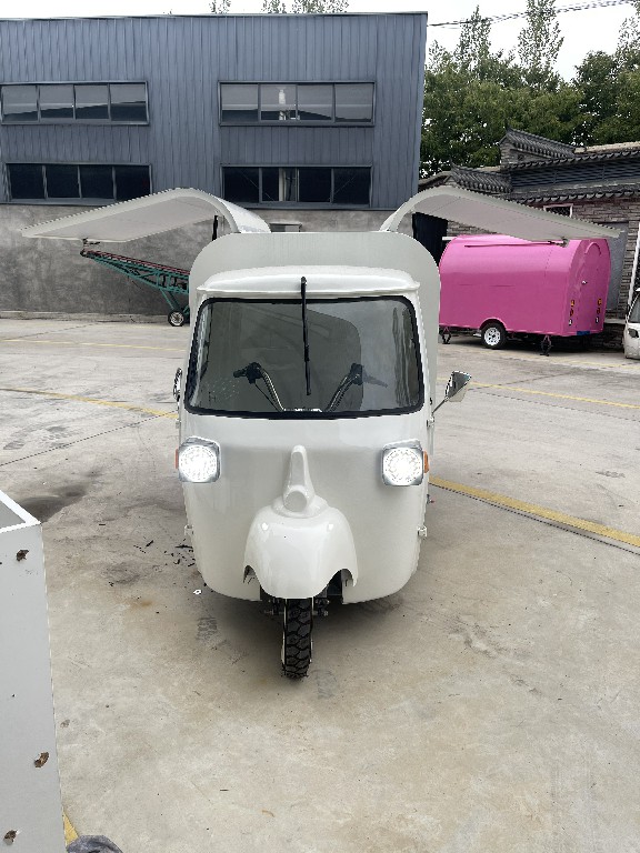Camions de nourriture à tricycle mobile pour le café à hot-dog 3