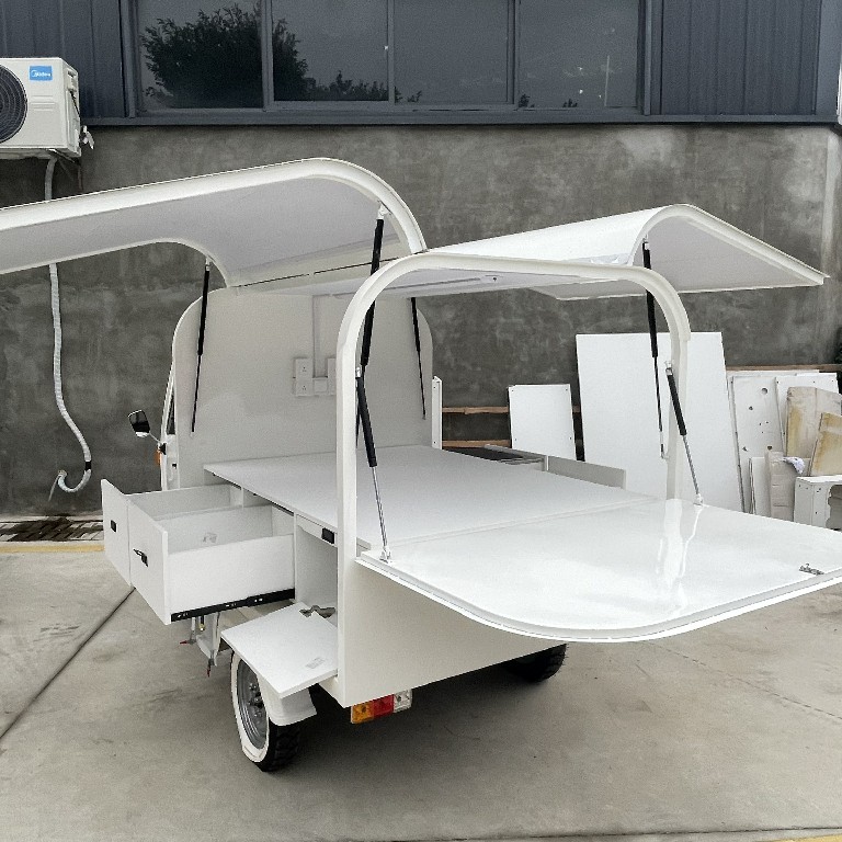 Camions de nourriture à tricycle mobile pour le café à hot-dog 4