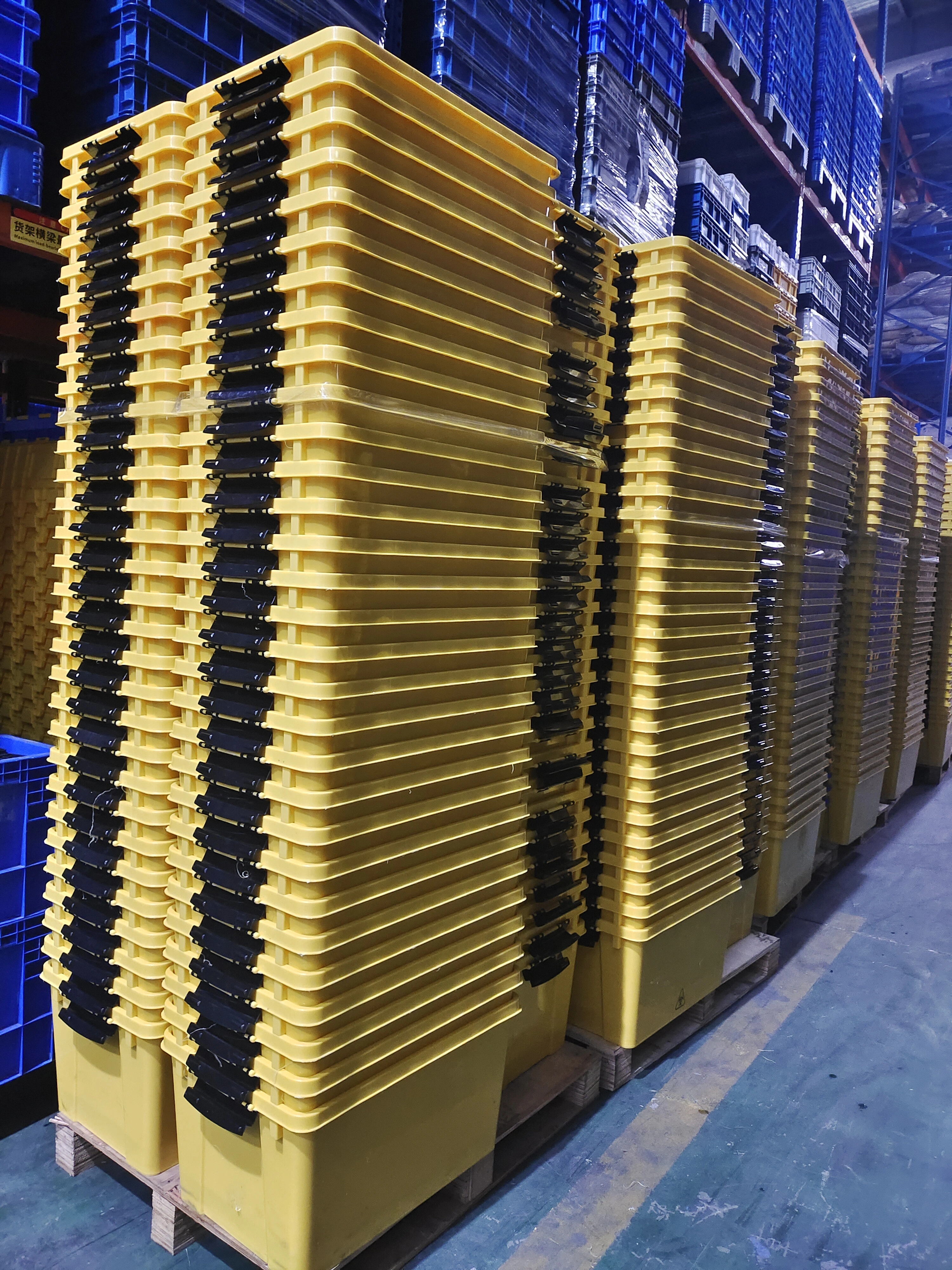 Rejoignez la caisse en plastique de haute qualité pour vente directe d'usine avec un couvercle pliable pouvant être utilisée pour charger des déchets médicaux 1