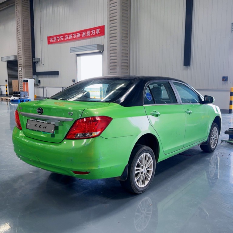 2019 BYD E5 سيدان مركبة كهربية جديدة 400000 كجم مريحة سيارة مستعملة قماش يدوي داكن R18 ACC رائجة البيع بسعر رخيص 3