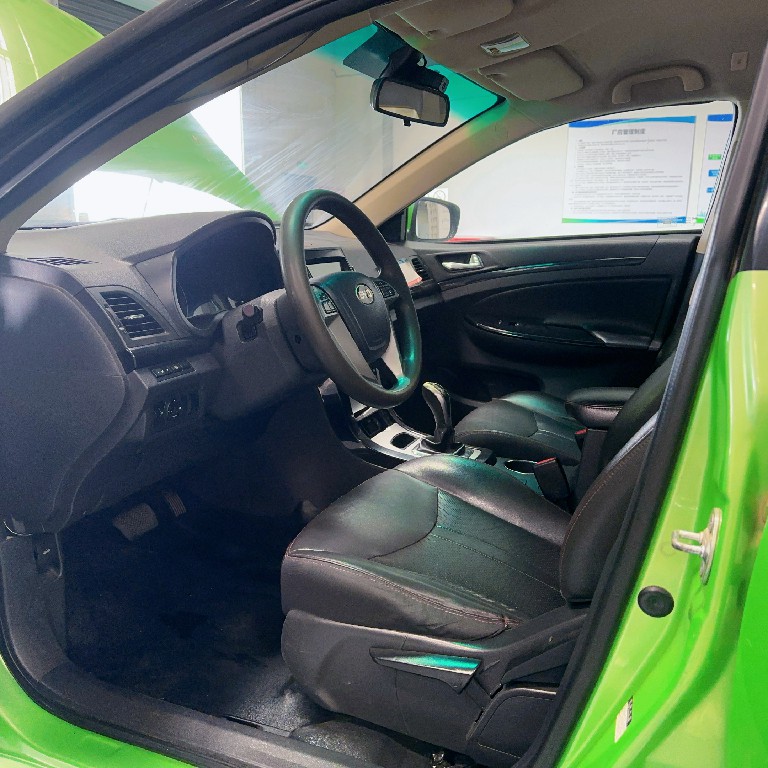 2019 BYD E5 سيدان مركبة كهربية جديدة 400000 كجم مريحة سيارة مستعملة قماش يدوي داكن R18 ACC رائجة البيع بسعر رخيص 6