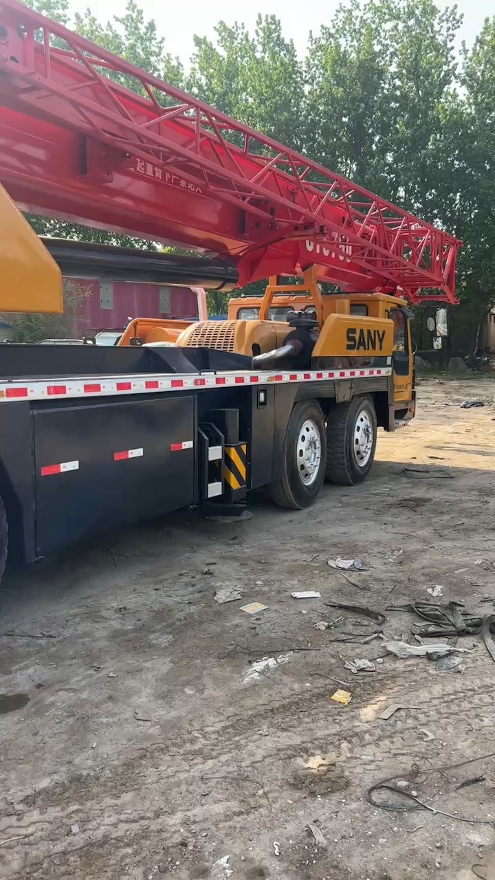 رافعة متنقلة صينية أصلية مستعملة SANY Crane STC750 مستعملة رافعة شاحنة SANY 75t STC750 1