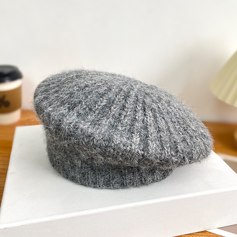 Handgefertigte gehäkelte Damen-Baskenmütze für Herbst/Winter 2