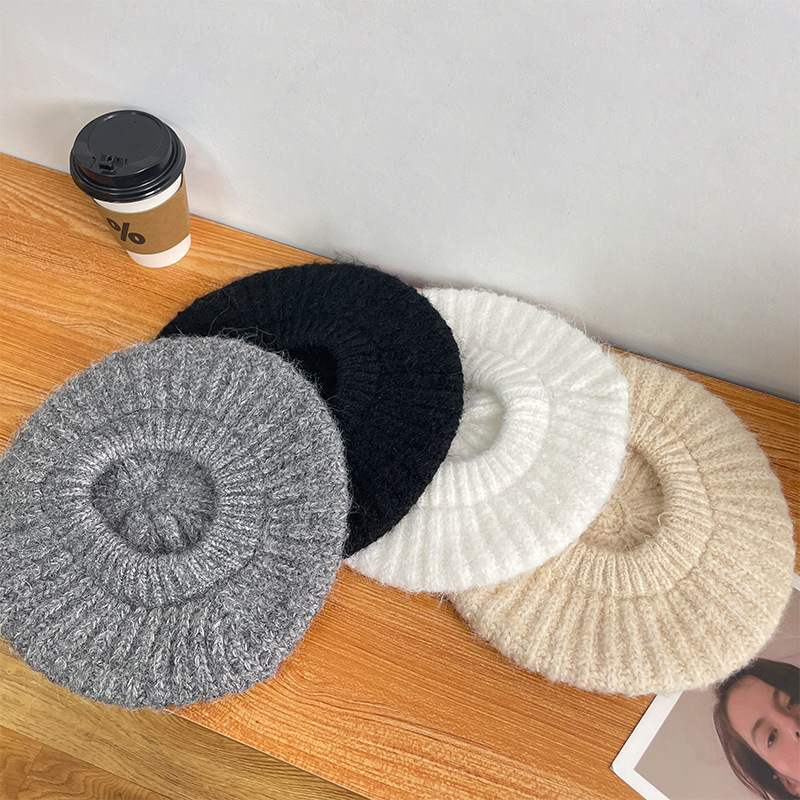 Handgefertigte gehäkelte Damen-Baskenmütze für Herbst/Winter 6